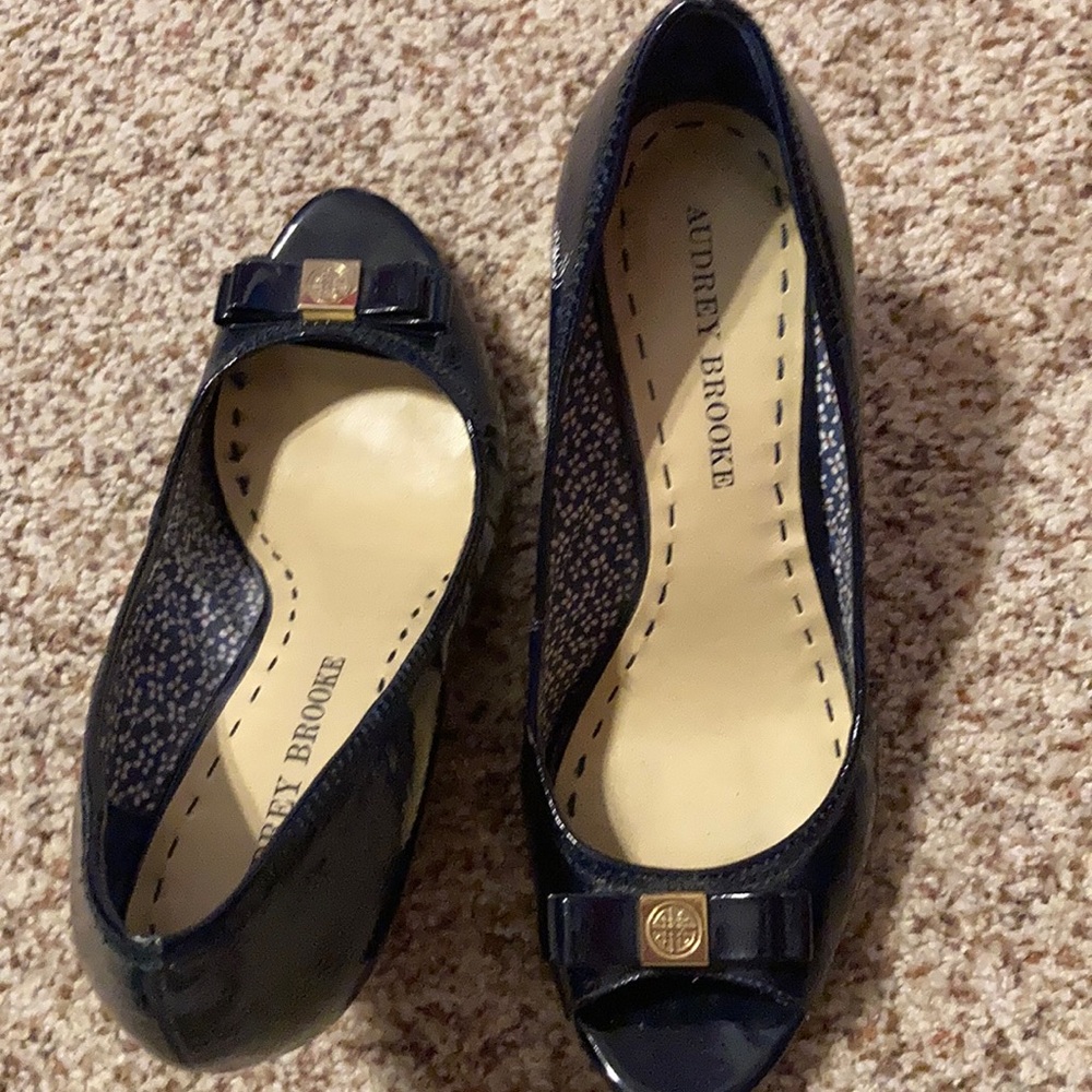 Navy wedges